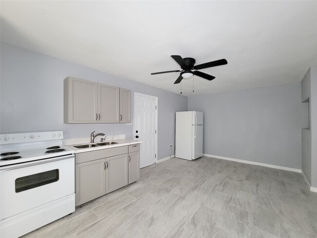 Building Photo - 5103 Karu Dr