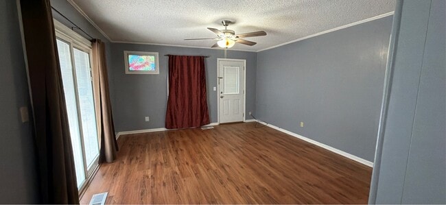 Building Photo - 1204 19th Ave SE