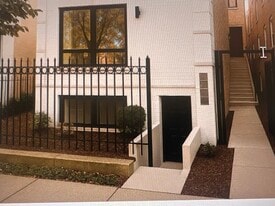 Building Photo - 1717 W Huron St