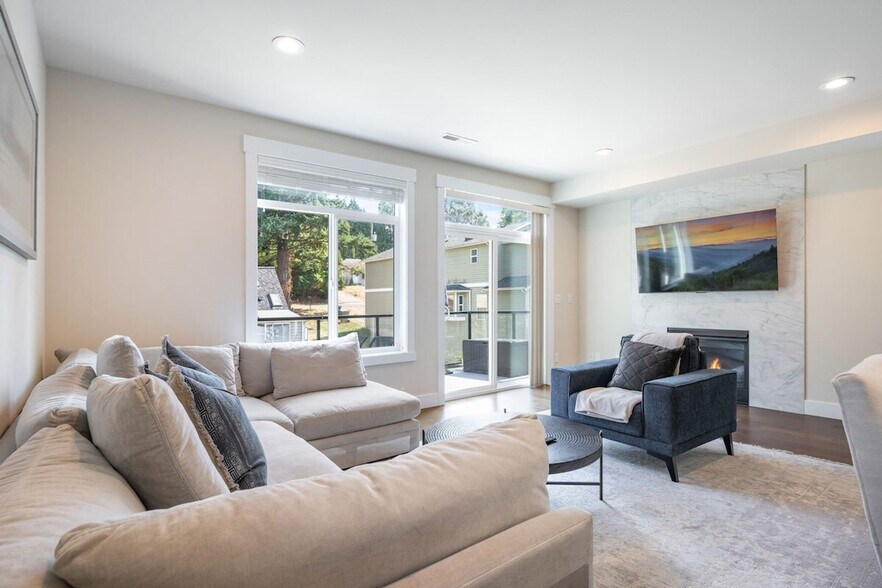 Building Photo - 10404 2nd Pl SW