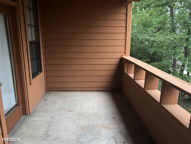 Building Photo - 1 br, 1.5 bath Condo - Oaks of Villa Maria...