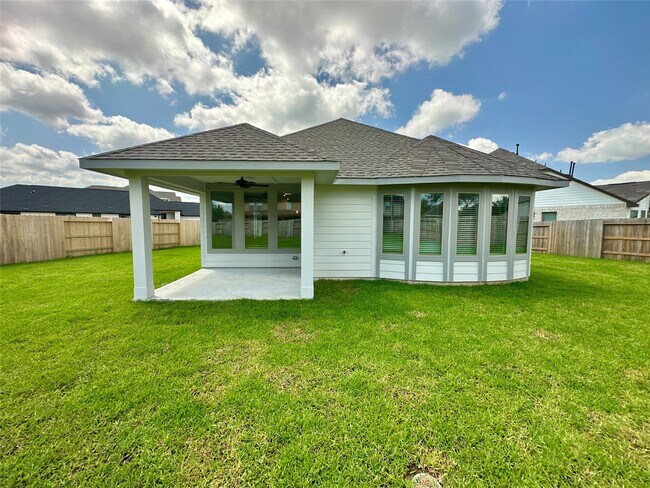 Building Photo - 31900 Retama Ranch Ln