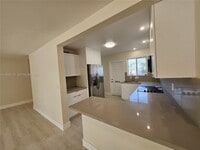 Building Photo - 834 Raymond St