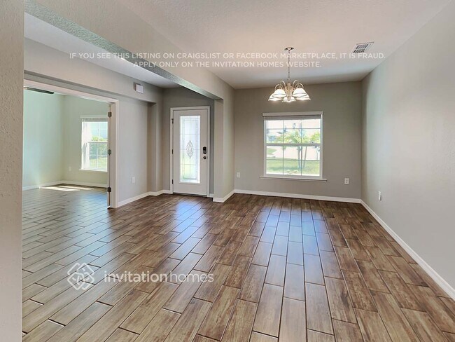 Building Photo - 2409 Prague Ln