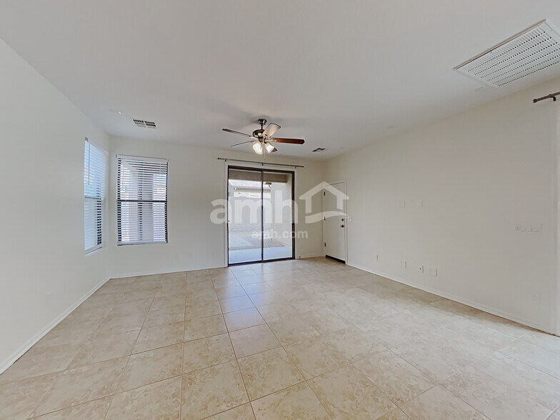 Building Photo - 14576 W Maui Ln