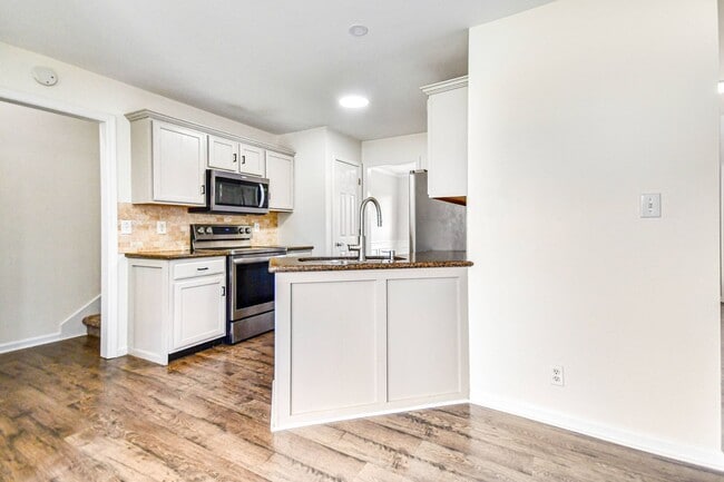 Building Photo - 3378 Poplar Hill