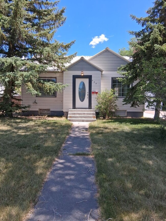 Building Photo - Charming University Area 3 Bedroom Home