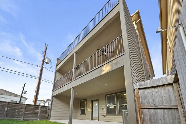 Building Photo - 2123 Sequoia Woods Dr