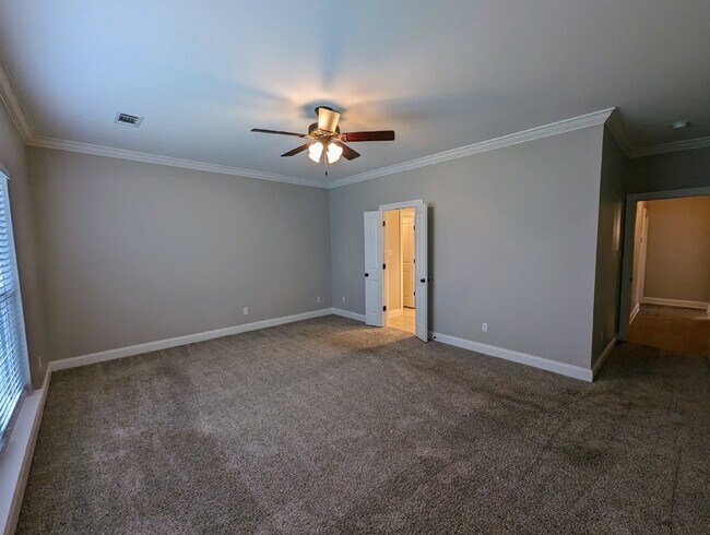 Building Photo - 154 Glen Alden Cir