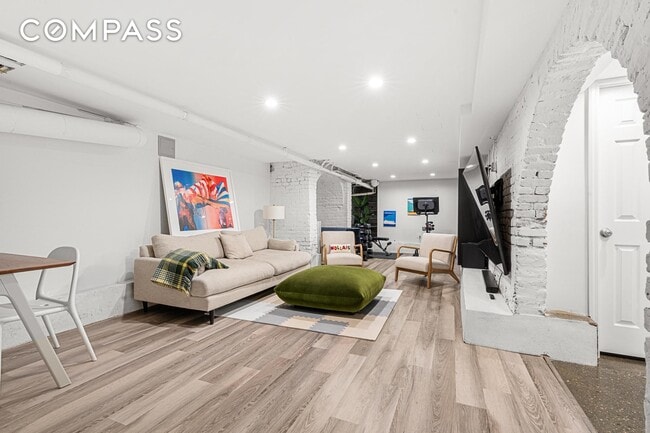 Building Photo - 79 2nd Pl