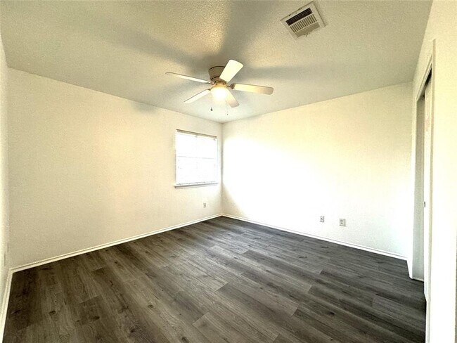 Building Photo - 115 Killian Loop