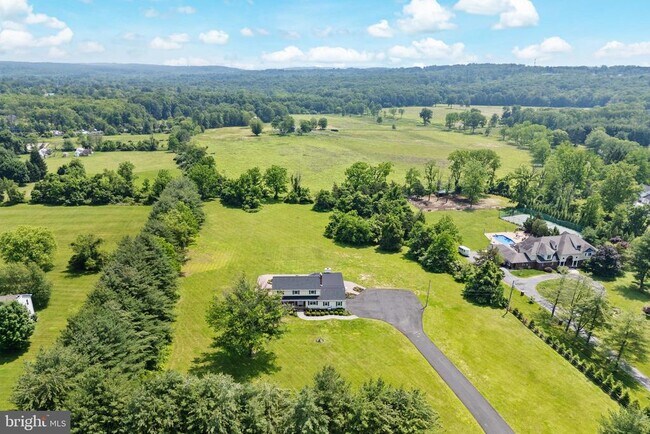 Building Photo - 1602 Harbourton Rocktown Rd