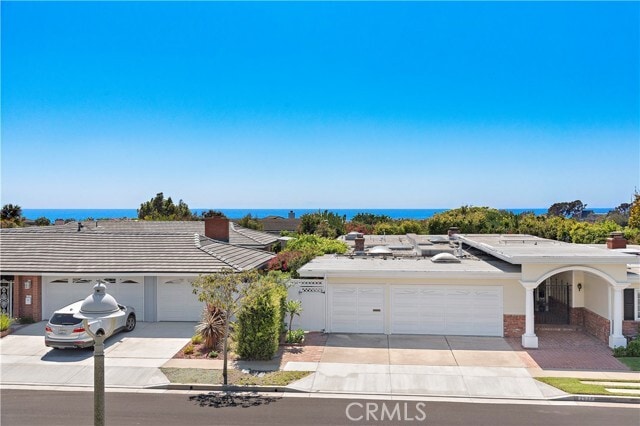 Building Photo - 2501 Blue Water Dr