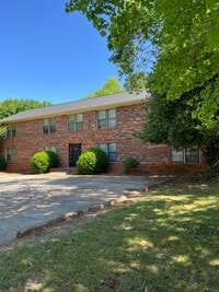 Building Photo - 139 Barrington Pl