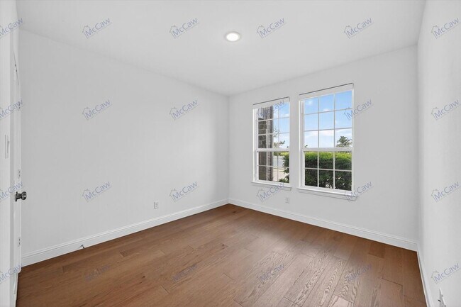 Building Photo - 3717 Island Vista Dr
