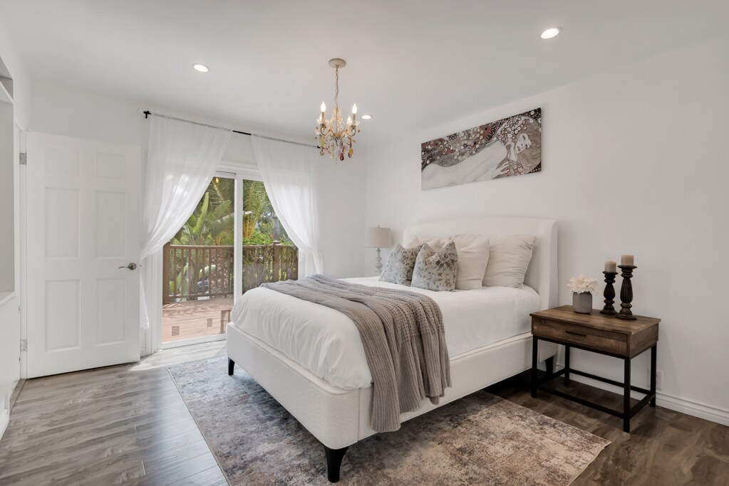 Building Photo - 19419 Oxnard St