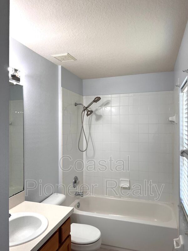 Building Photo - 11404 Misty Isle Ln