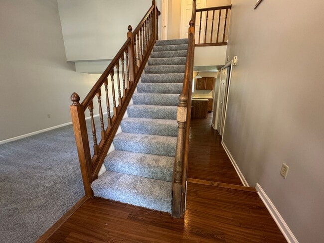 Building Photo - Eagle Creek 3 Bed 2.5 Bath