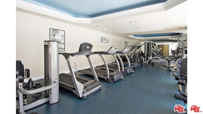 Building Photo - 10660 Wilshire Blvd