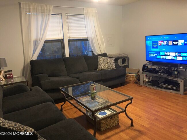 Building Photo - 106 Daffodil Dr