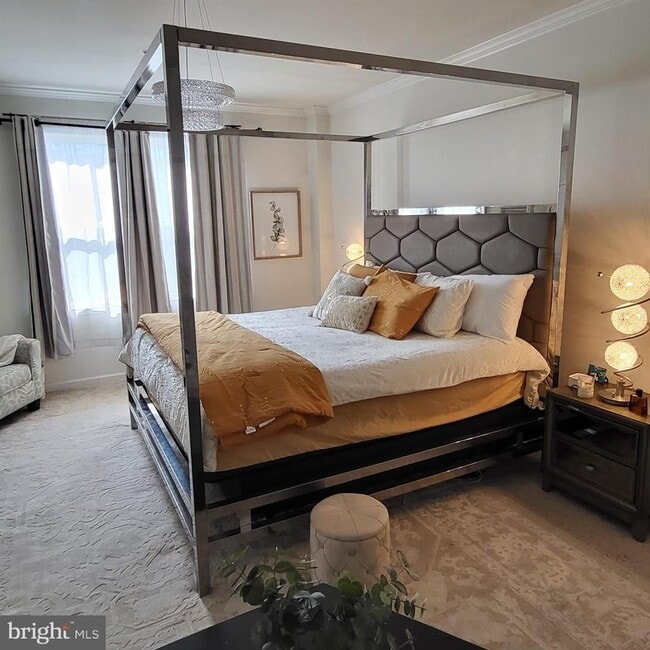 Building Photo - Welcome to your new home in the heart of Loudon County, VA!