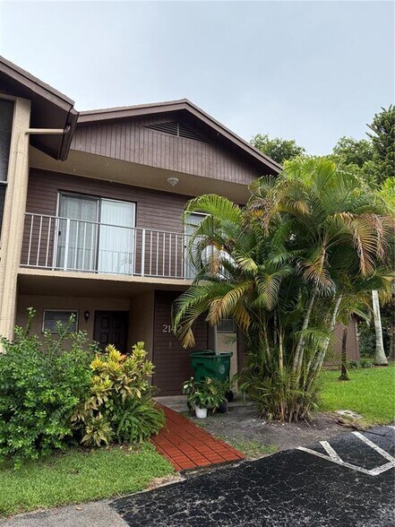 Primary Photo - 2142 Nova Village Dr