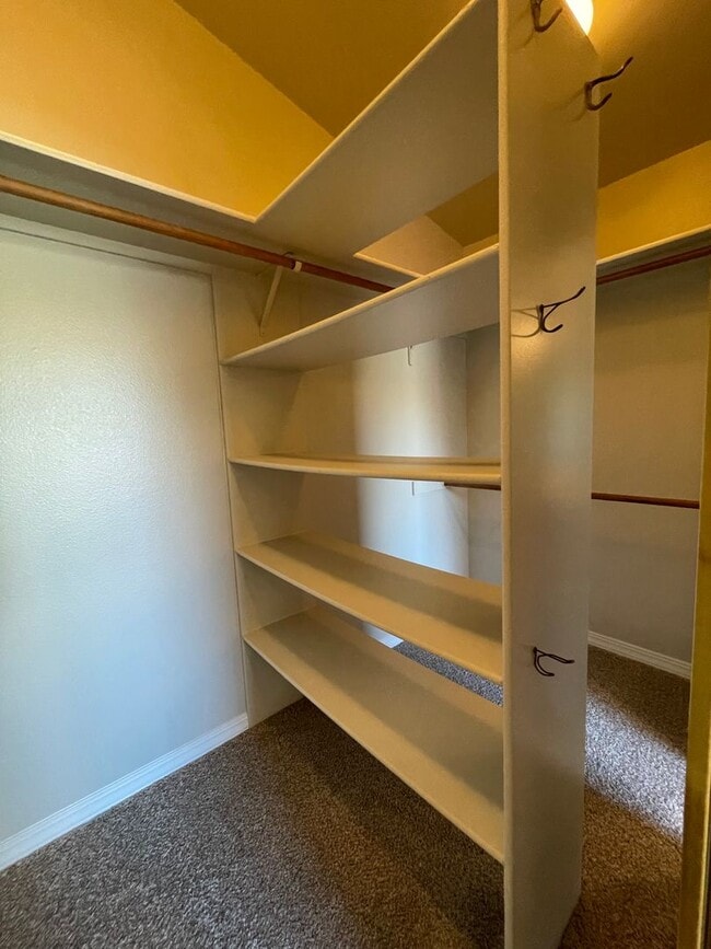 Building Photo - 378 S Winthrop Way