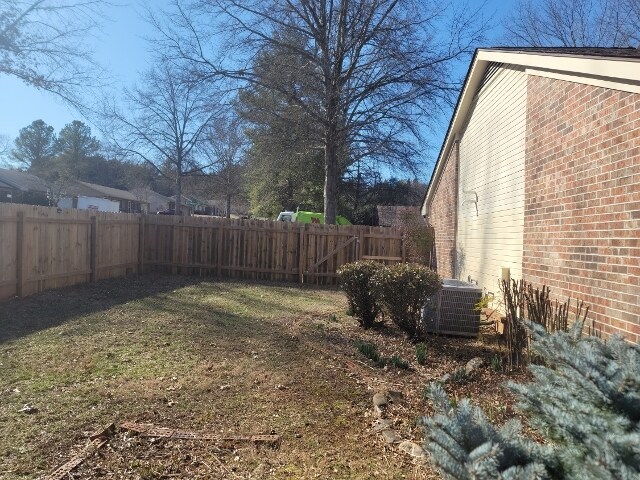 Building Photo - 1412 Willow Crossing Dr
