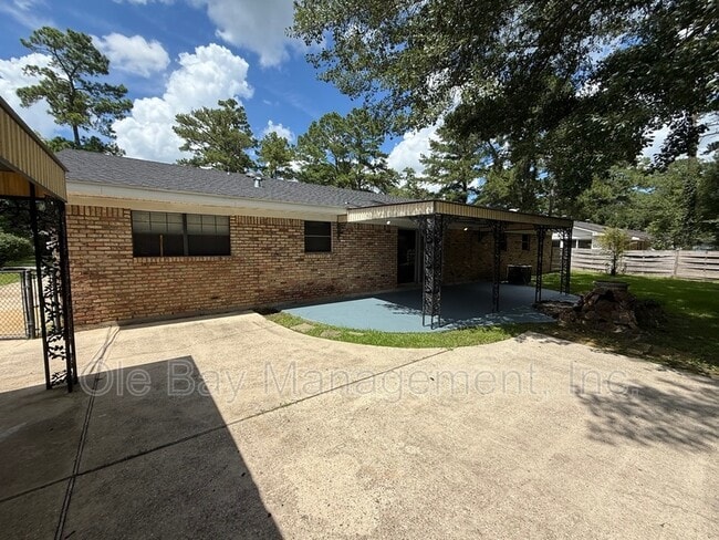 Building Photo - 2821 S Richardson Dr