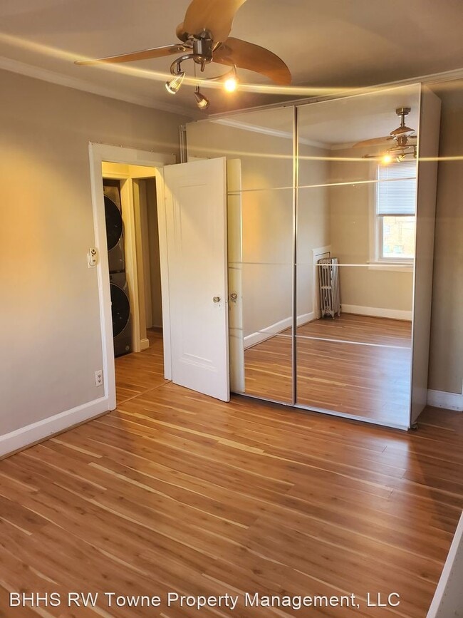 Building Photo - 2 br, 1 bath House - 742 Washington Park #B5