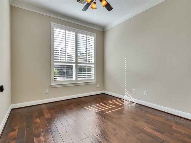 Building Photo - 5342 Tyler Park Ln