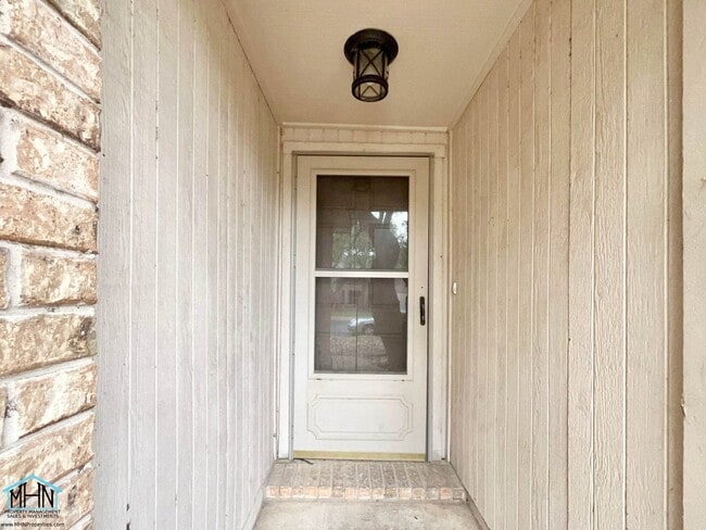 Building Photo - Charming 3-bedroom, 2-bath home near SeaWorld and Lackland AFB!