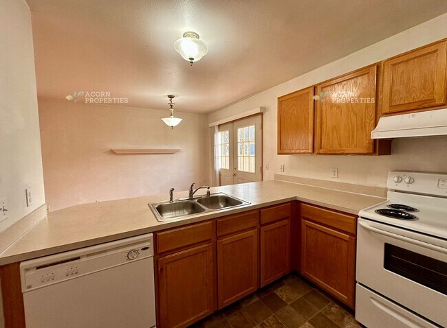 Building Photo - 402 Meadow Ct NW