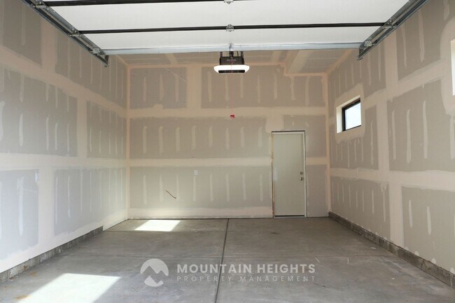 Building Photo - 6552 Timber Ranch Dr
