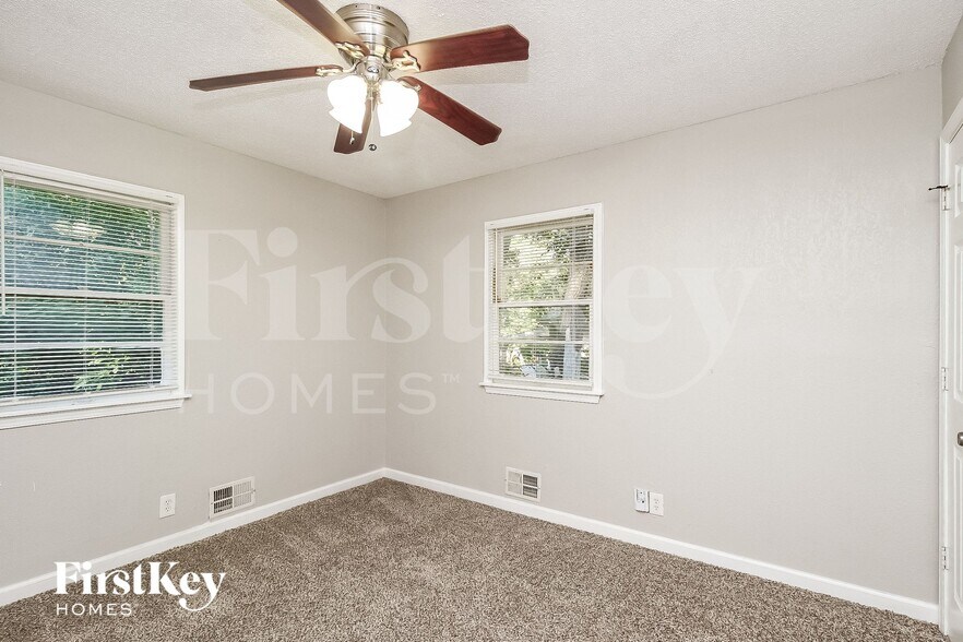 Building Photo - 7611 E 47th Terrace