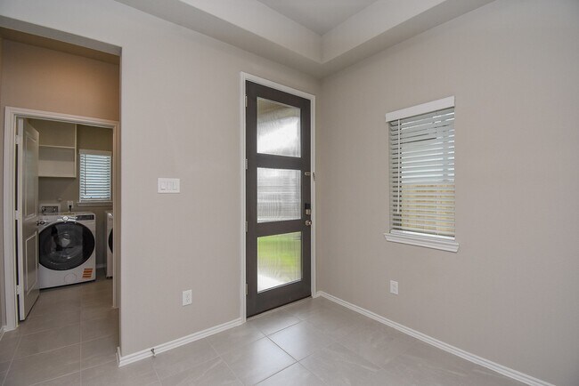 Building Photo - 8930 Field Daisy Ct