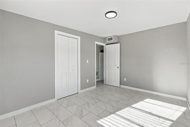 Building Photo - 4684 16th Ave S
