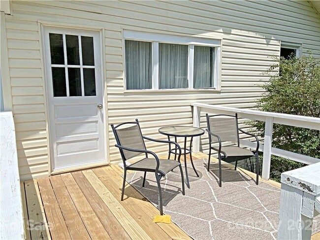 Building Photo - Charming Home for Rent in Newton, North Carolina!