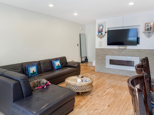 Building Photo - 204 Inverrary Ln