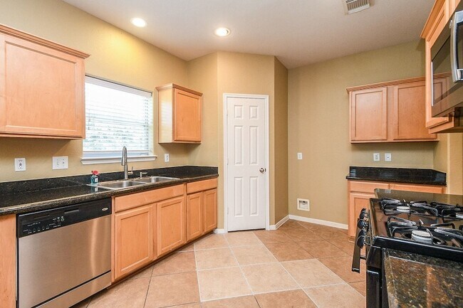Building Photo - 402 New Hope Ln