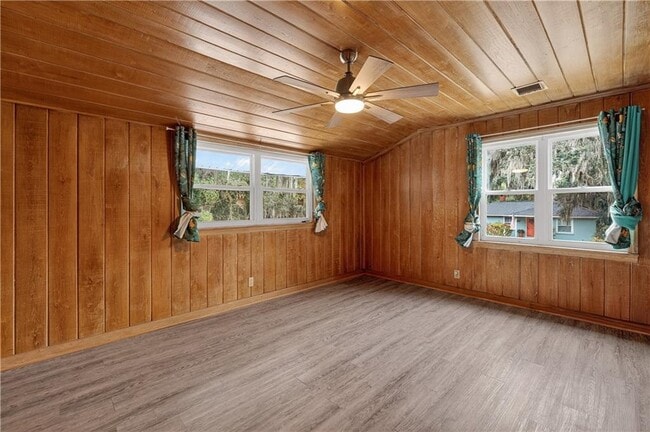 Building Photo - 1601 Walnut Ave