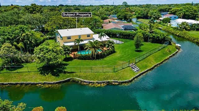 Building Photo - 11401 SW 72nd Plz