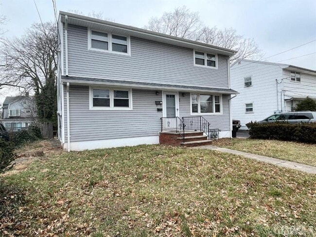 Building Photo - 34 Cedar Ave