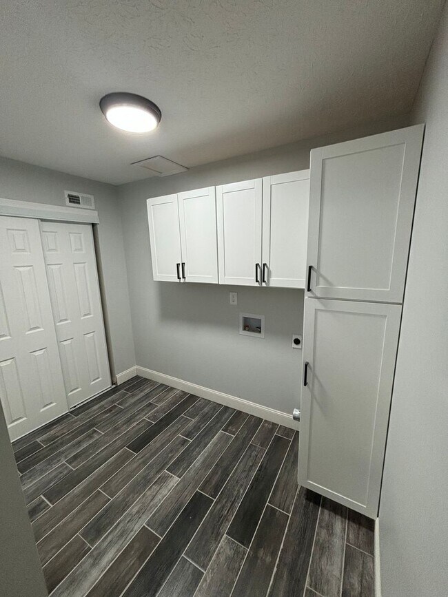 Building Photo - 3208 Summerhill Ln