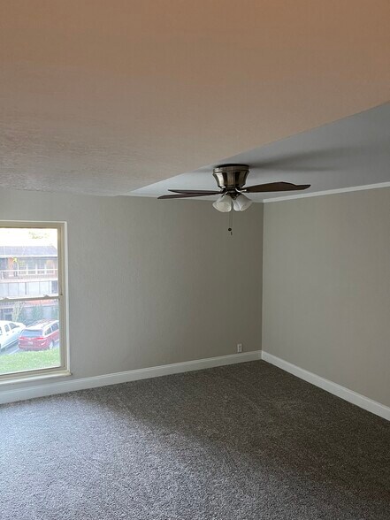 Master bedroom - 412 Dublin Dr