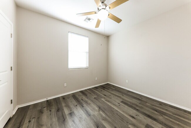 Building Photo - 1287 N 166th Ave