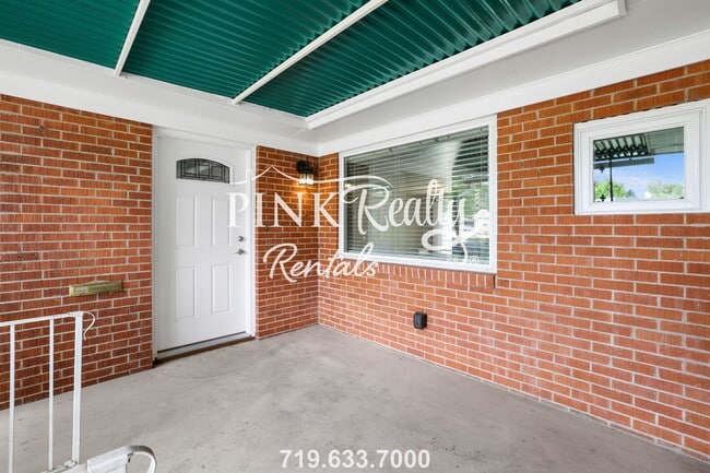 Building Photo - 2112 Templeton Gap Rd