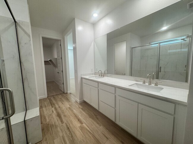 Building Photo - BRAND NEW HOME IN ALORAVITA IN PEORIA