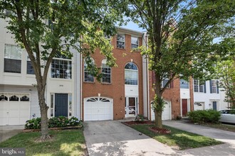 Building Photo - 2448 Rolling Plains Dr