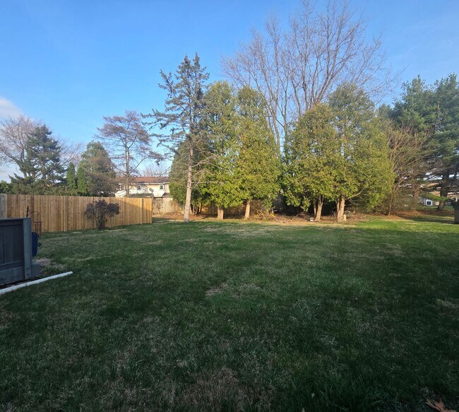 Building Photo - Desirable South Whitehall Township Townhome